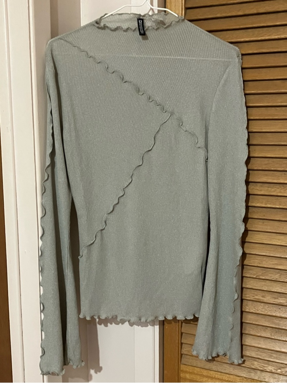 Women’s Long Sleeve Lettuce Edge Top - Light Sage